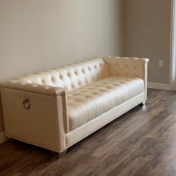 White Sofa 