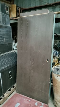 11 Puertas solidas de madera y metal