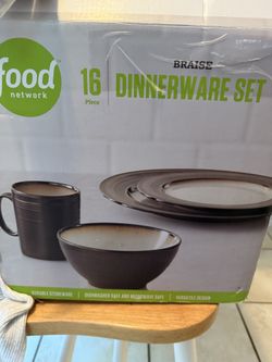 Brand New Dishes Food Network 16-Piece Dinnerware Set – $40 Brand New in Box!