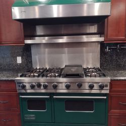 Viking Viking - Professional 5 Series - Blackforest green 48" Double Oven Convection Range And Hood 