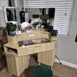 Vanity With Usb And Outlet