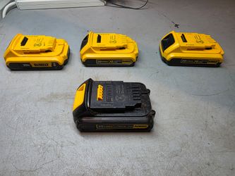 4 dewalt 20v max lithium-ion batteries