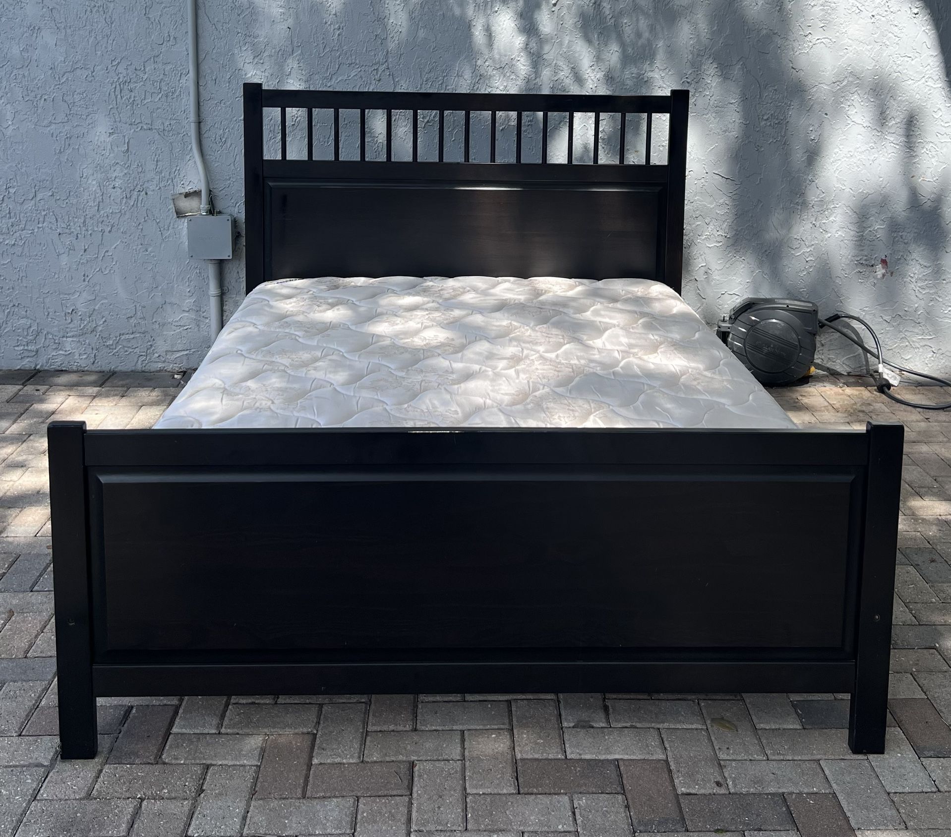 Queen size bed. In excellent condition, mattress included. I can deliver for an additional cost.The price is $200.It’s Ikea bed in very good condition