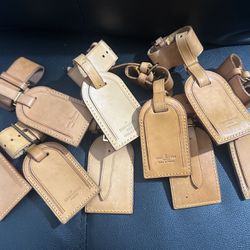 LV Tag And Poignet 100% Authentic