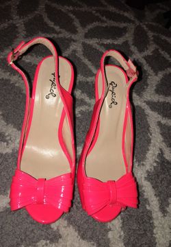 Qupid sexy hot pink peeptoe bow tie heels size 5 1/2