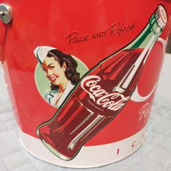 Coke , Coca Cola Tin Metal Bucket With Vintage Green Glasses 