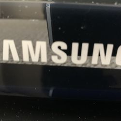 55 inch Samsung TV 3D It Looks New But It’s Not In The Working Conditions 