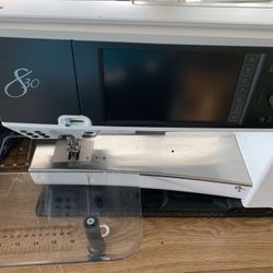 Bernina 830 QE Series Embroidery Sewing Machine 