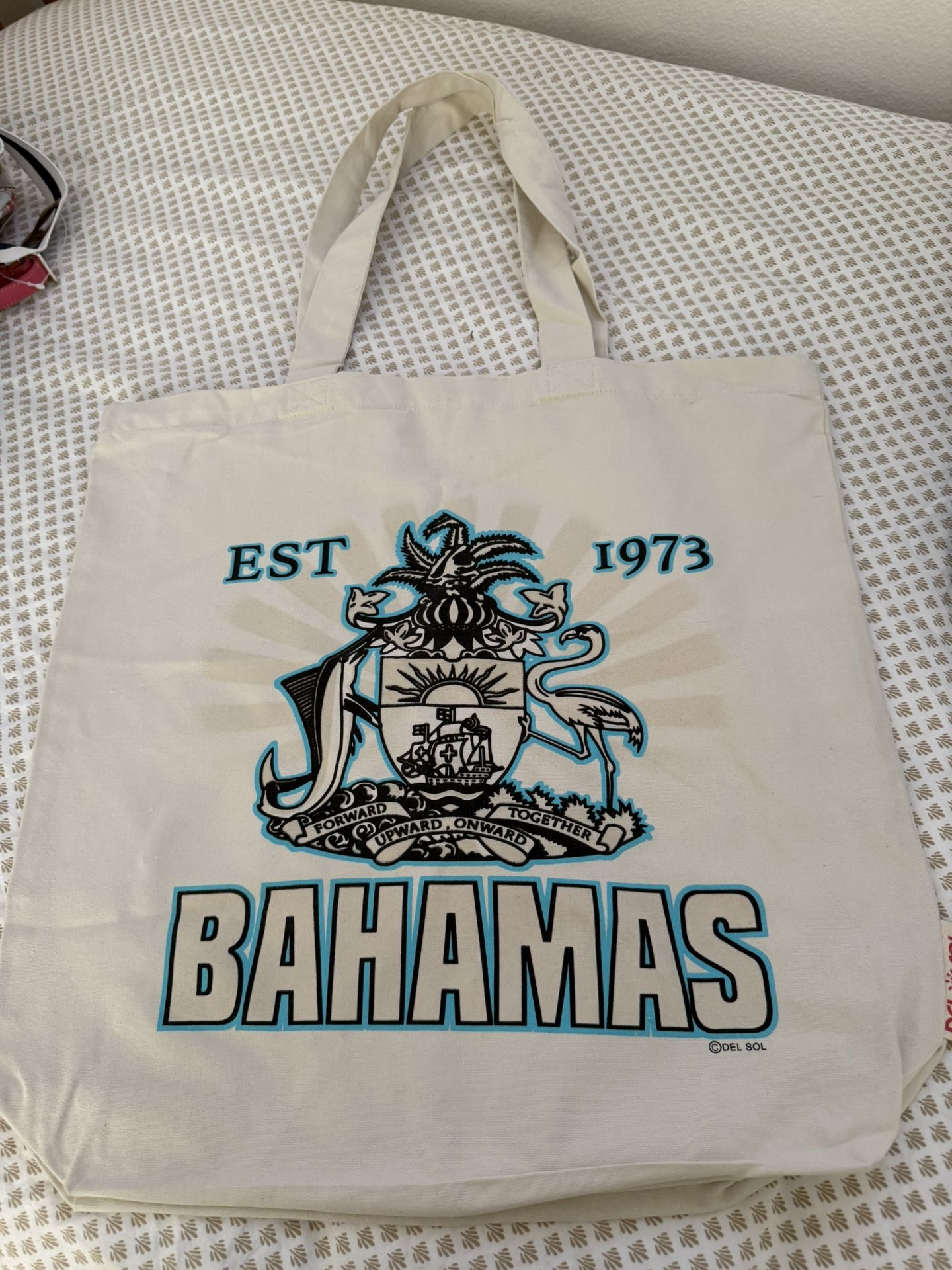 Del Sol Color change Bahamas Tote Bag with Crest Design