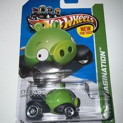 *New* Damaged Box Hot Wheels Angry Birds Minion Car