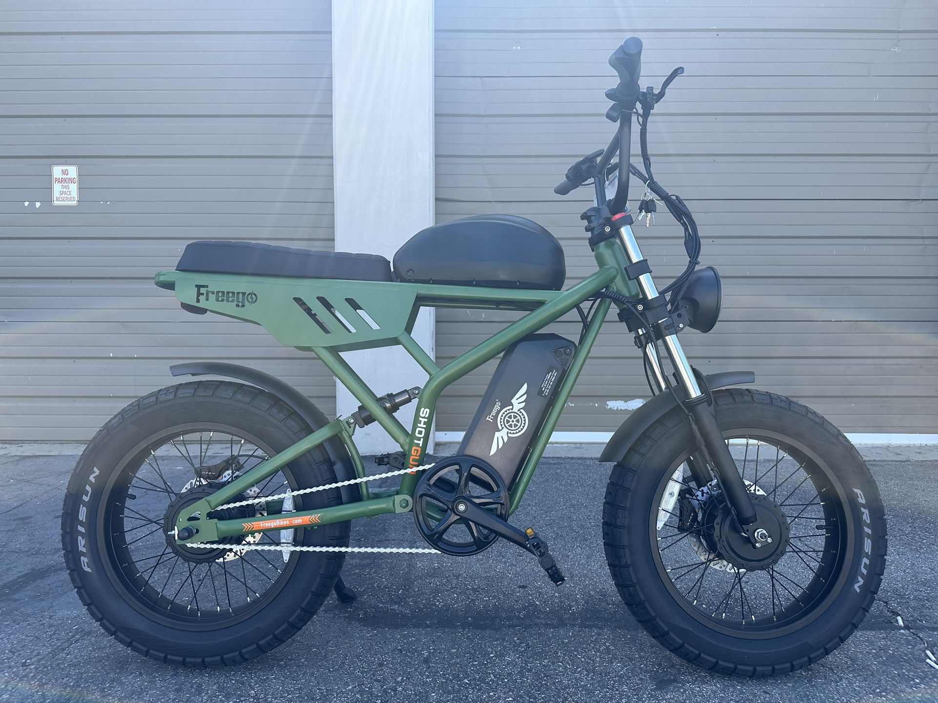 FREEGO Shotgun Flash F3 Pro 1000 Watt Peak Dual Motor Dual Battery