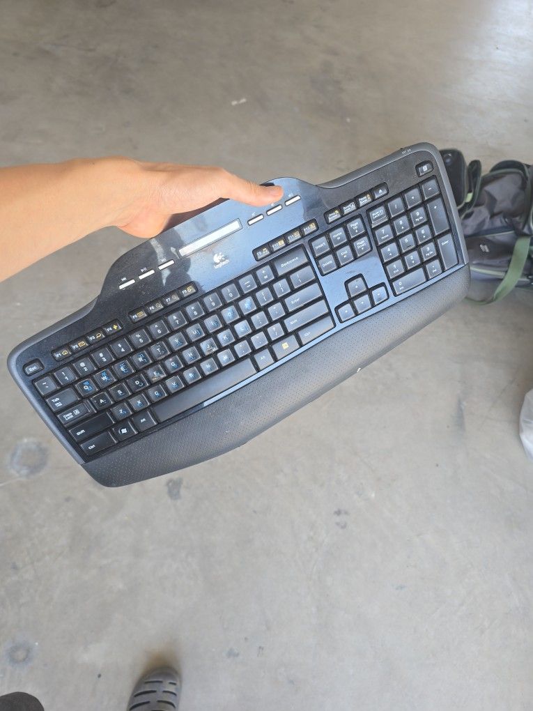 Logitech Keyboard Mk700