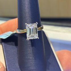 Lab Grown Emerald Engagement Ring