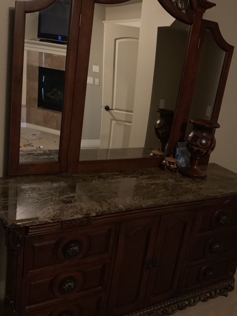 Marbled Mirror Dresser