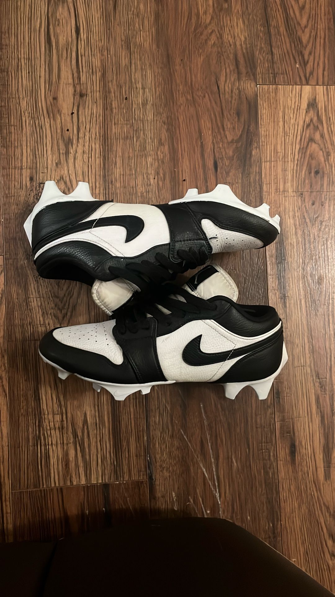 Jordan 1 low cleat