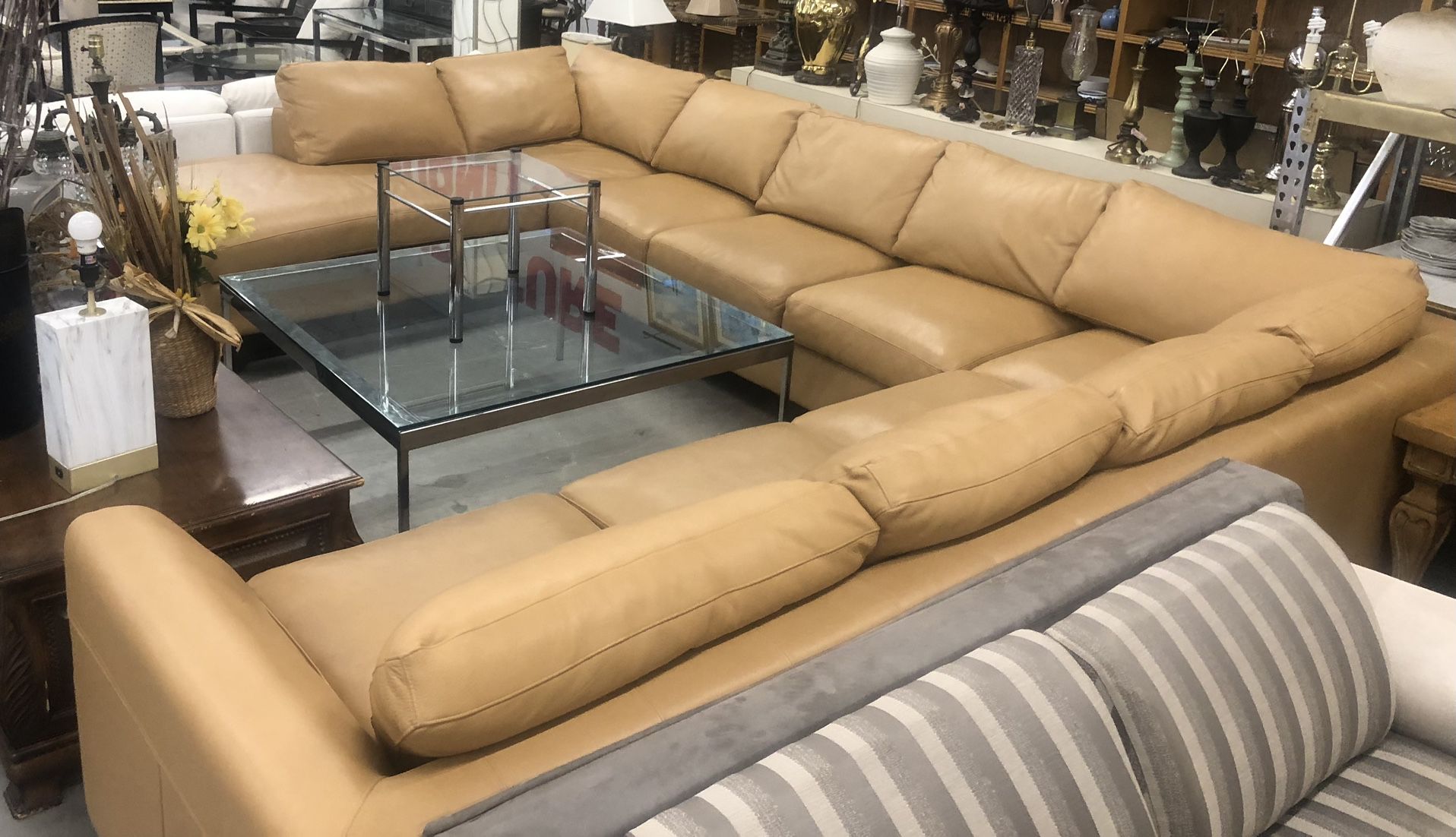 Beautiful Soft Leather Living Room Sectional Sofa 