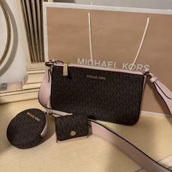 New Michael Kors 3 Piece Set Crossbody 💕