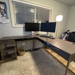 Desk And Filing Cabinet 