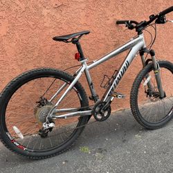 Specialized Hard rock Sport Mountain bike