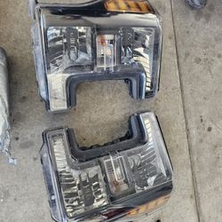 2017-2019 FORD F250 OEM HEADLIGHTS HALOG3N