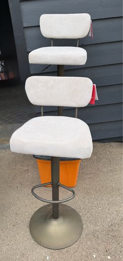 NEW Adjustable Counter/Bar Stools