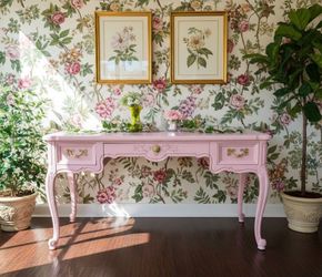 Lovely Vintage Hammary French Provincial Desk