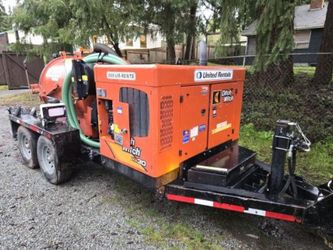 Ditch Witch HX30 (500 gallon vac trailer)