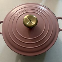 *NIB* Le Creuset Dutch Oven