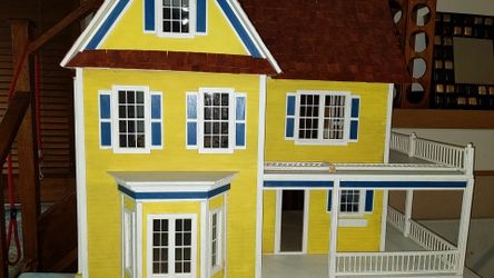 Dollhouse 3 1/2 tall by 3 1/2 wide