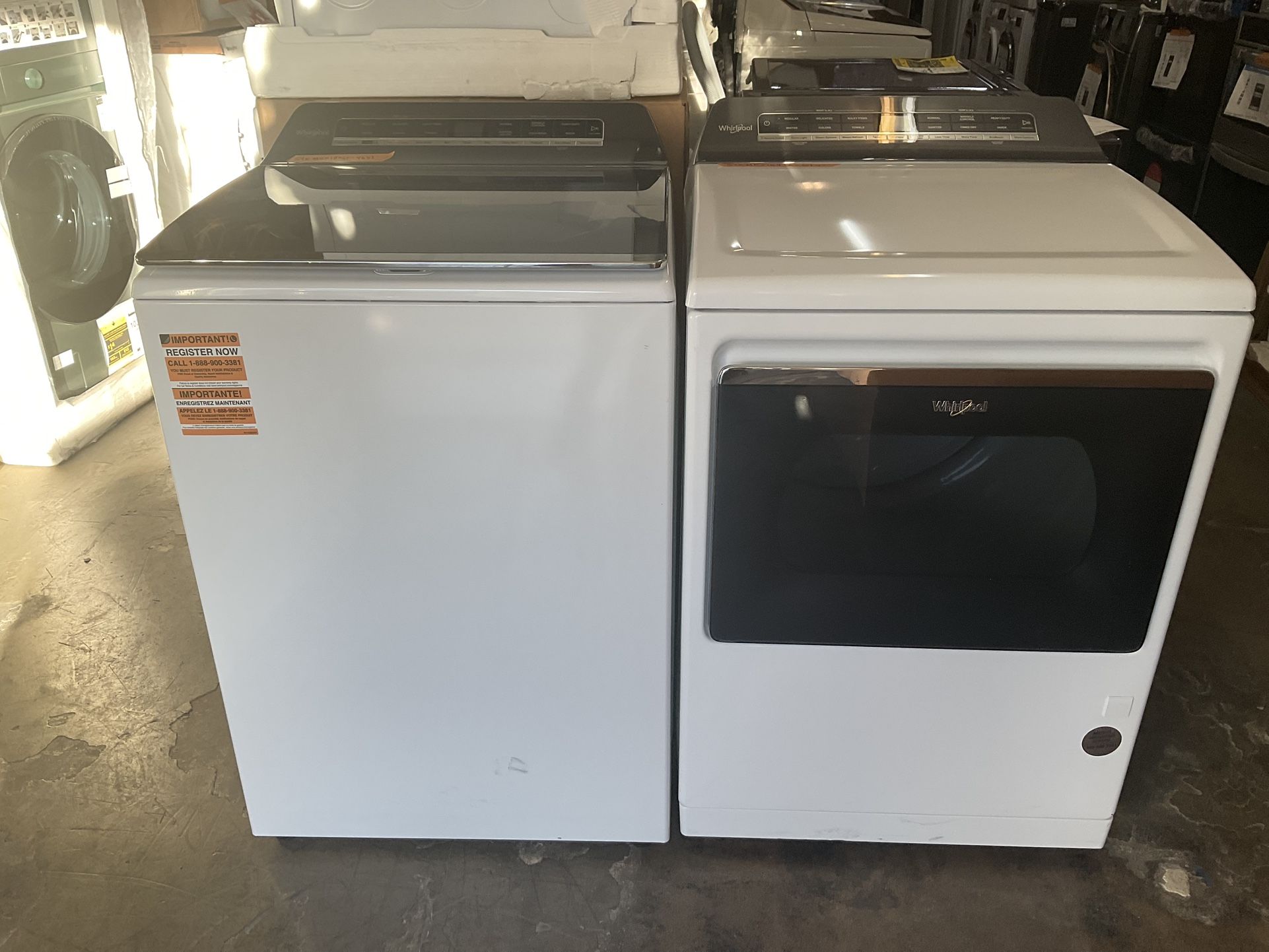 New Whirlpool  Washer & Gas Dryer SET Top Load with Removable Agitator and  Gas dryer with Steam in White. 
