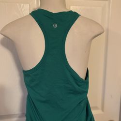 Lululemon Top size 6