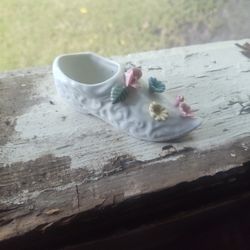 Porcelain Pins  &  Needles Holder