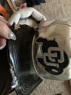 Does anyone have this hat for sale or know someone who could fix it