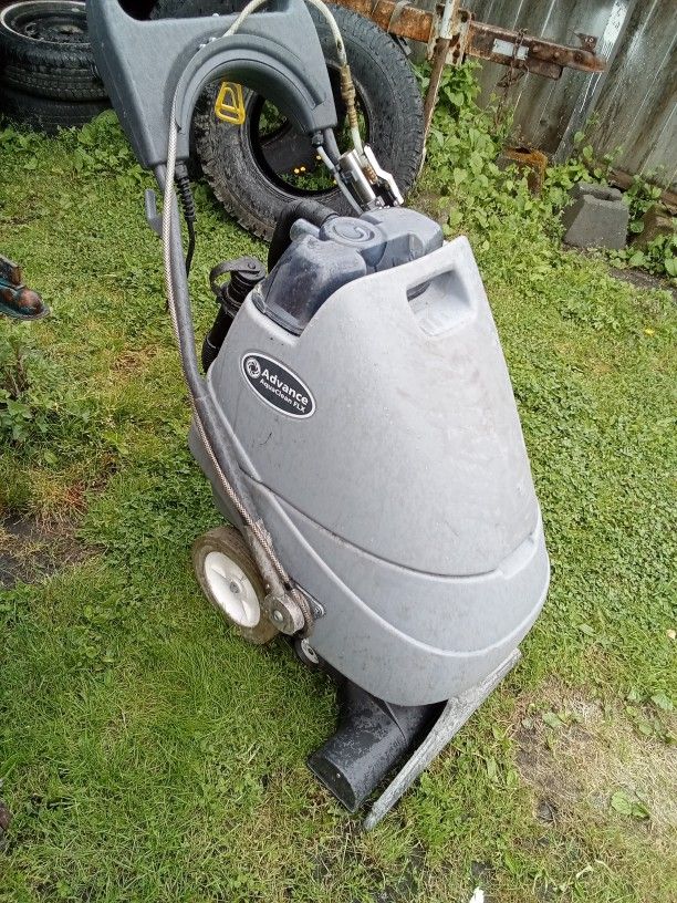 Carpet Extractor With Attachments