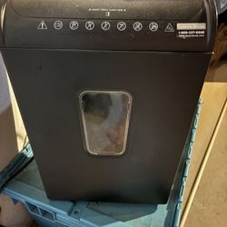 Used Pen + Gear 10-Sheet Micro-Cut Paper Shredder with 4 Gallon Bin, Black