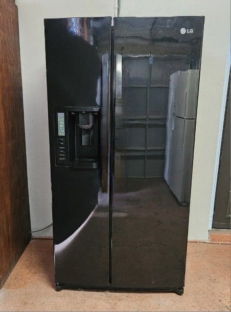 ✨️✅️🔆LG🔆✅️✨️ Black S-by-S Fridge in Great Condition