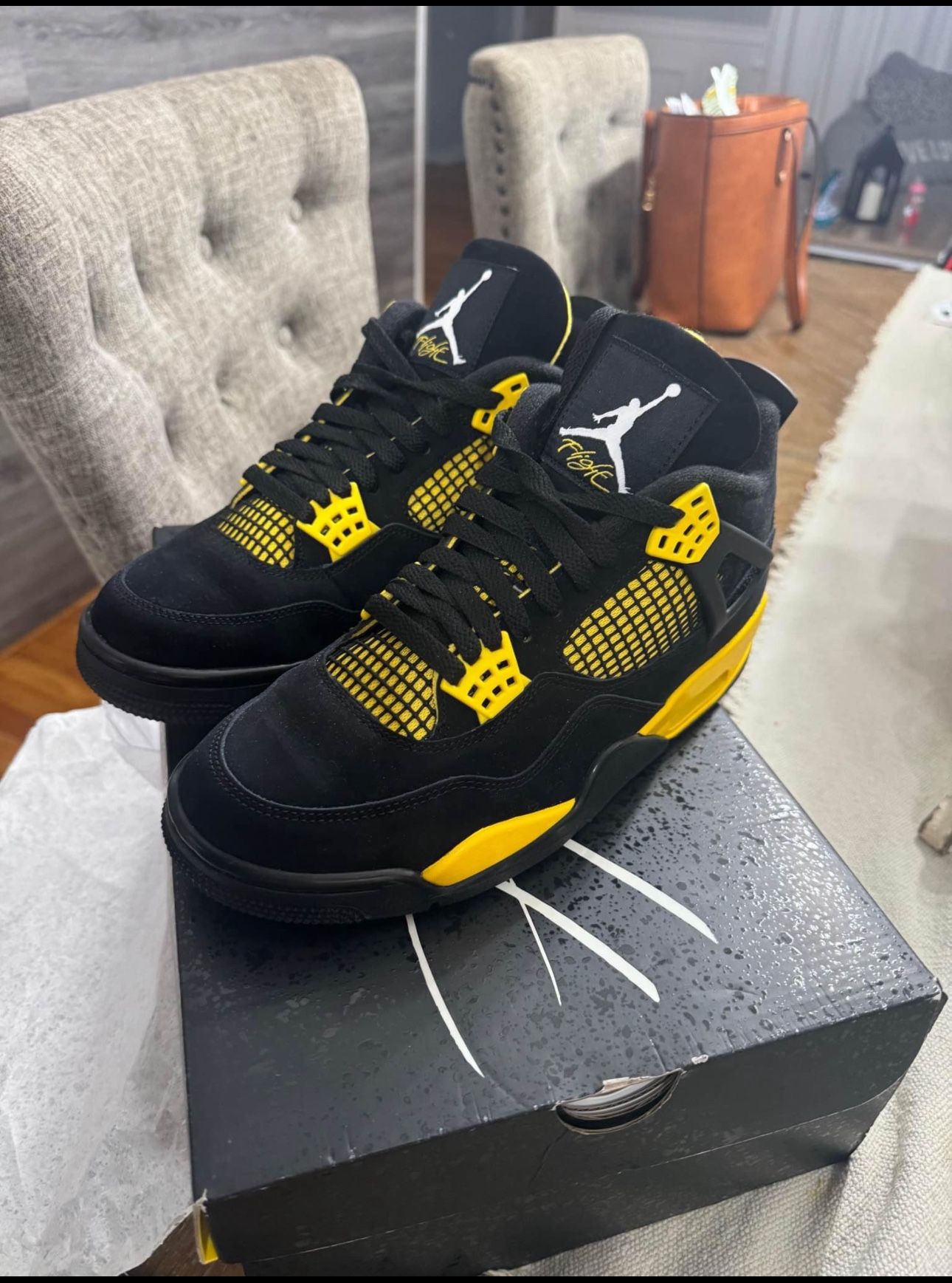 Air Jordan 4 Retro