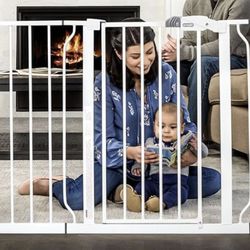 Regalo Easy Step 49-Inch Extra Wide Baby Gate