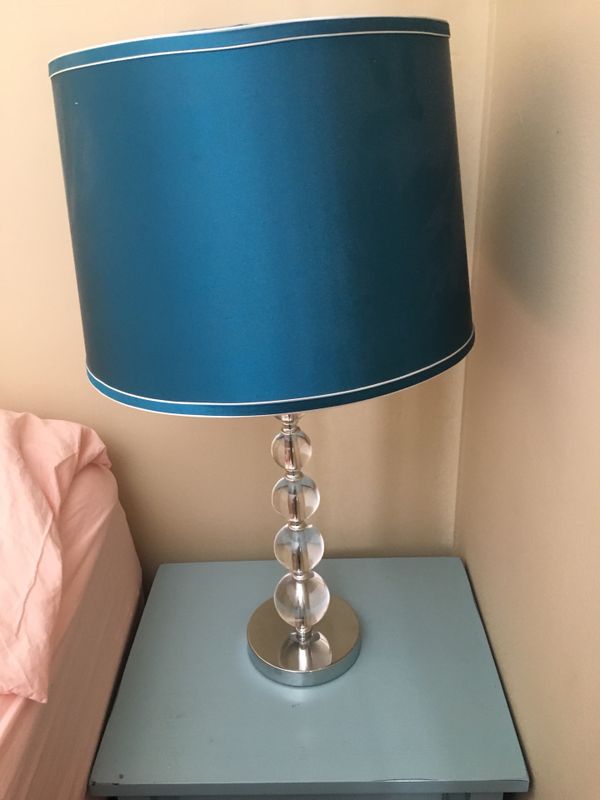 Teal Lamps 1 End Table Floor Furniture In Los Angeles Ca Offerup