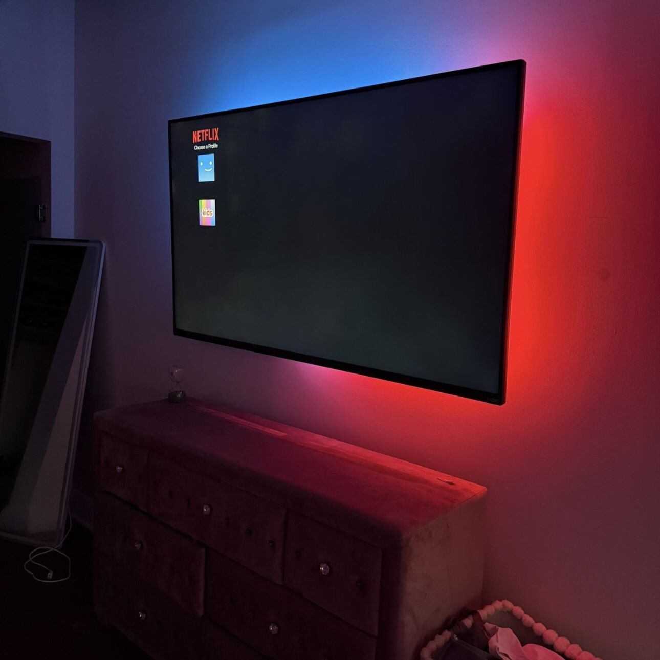 TV MOUNT