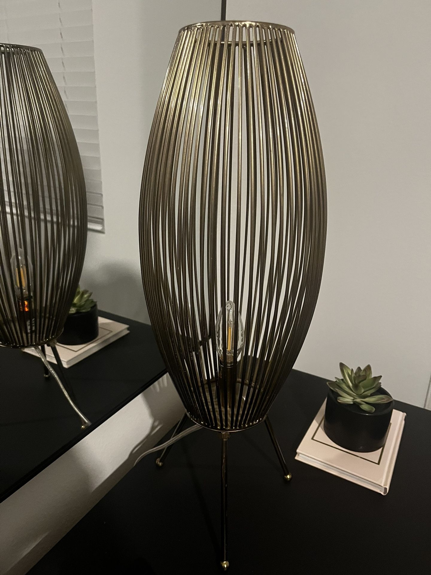 2 Modern Metal Table Lamp