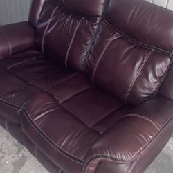 Love Seat in Mint Condition 