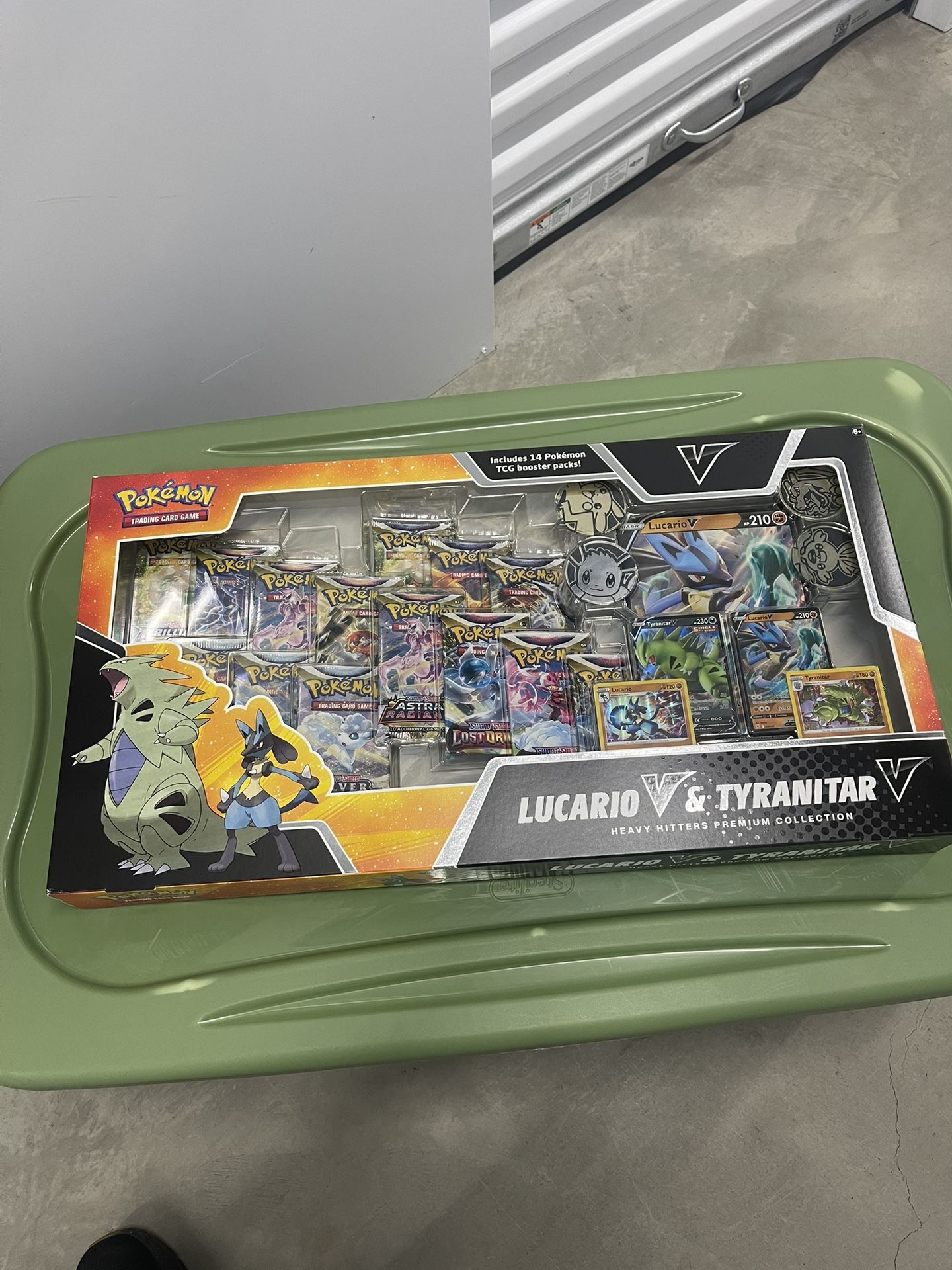 Pokemon Heavy Hitter Premium Collection 