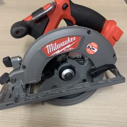 Milwaukee New 61/2” Circular Saw 18M Fuel Brushless 