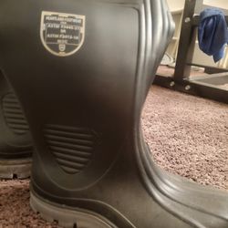 $25.! Weather Boots Size 8