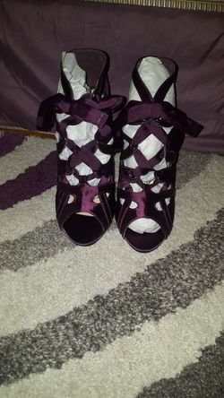 Purple beautiful satin shoes 7.5