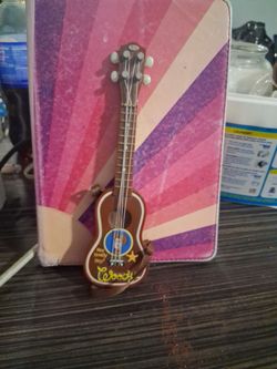 Woody guitar