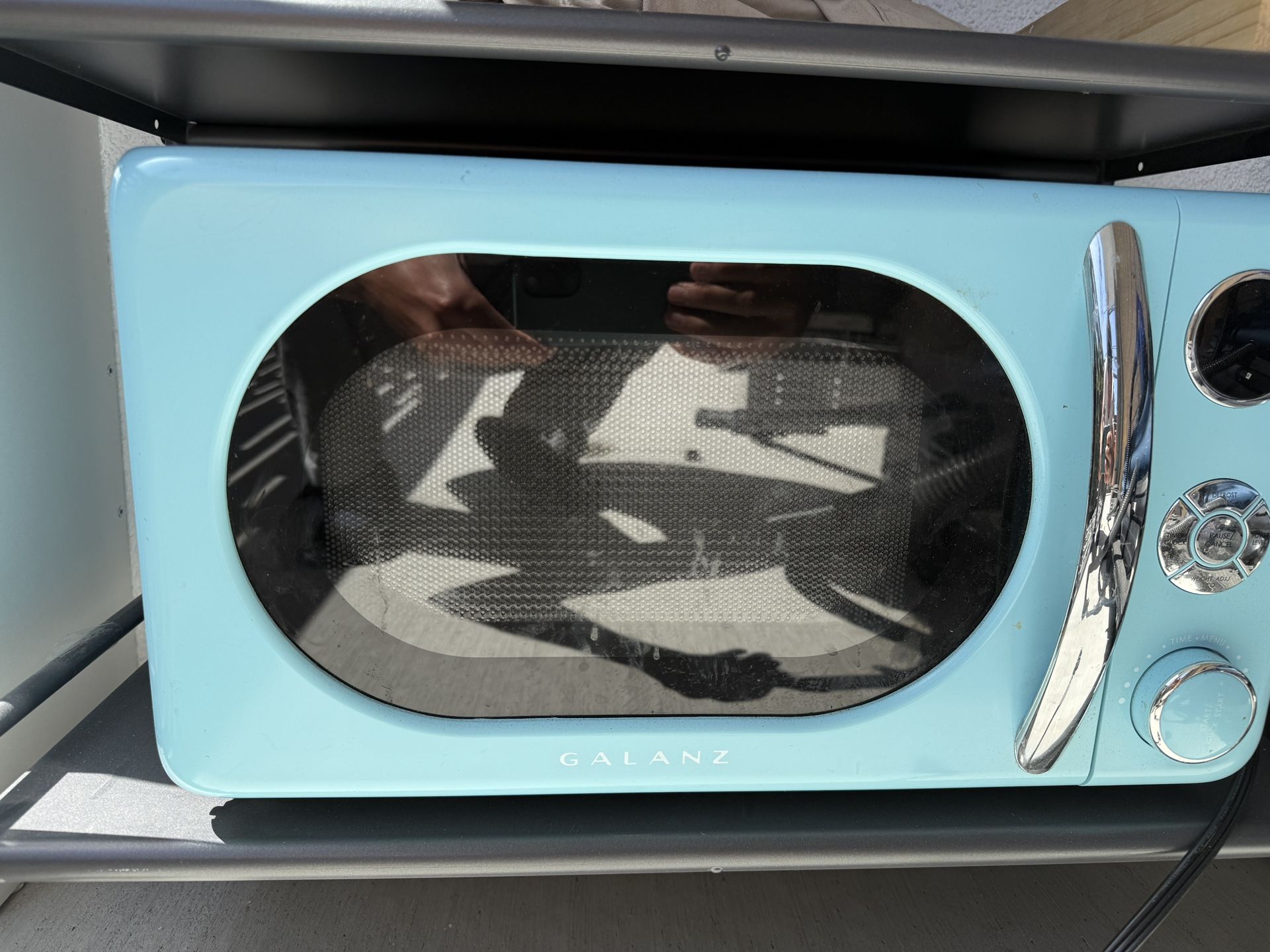 Galanz Retro Microwave