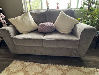 Arlis by Ashley Loveseat