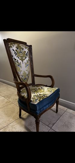 Vintage Chair Antique Engraved Wooden classic dining room Table Kings Room Office